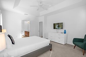 Upstay - Family Resort Home w Pool Cinema Games