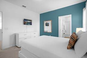 Upstay - Family Resort Home w Pool Cinema Games