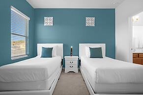 Upstay - Family Resort Home w Pool Cinema Games