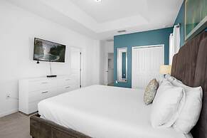 Upstay - Family Resort Home w Pool Cinema Games