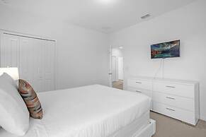 Upstay - Family Resort Home w Pool Cinema Games