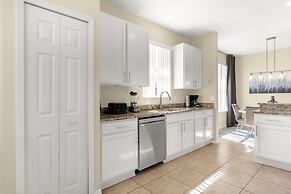 Upstay - New Home Near Disney w Private Pool BBQ