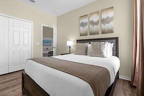 Upstay - New Home Near Disney w Private Pool BBQ