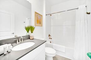 Upstay - Storey Lake Home w Pool - Hot Tub - Games