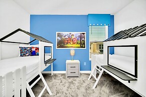 Upstay - Storey Lake Home w Pool - Hot Tub - Games