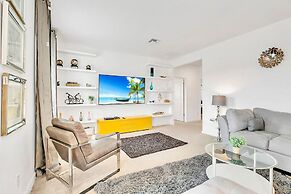 Waterfront Pet-friendly Home w Pool-spa-games-bbq