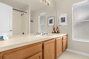 Spacious Home w Garden BBQ and Games at Golf Club