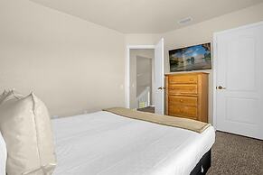 Spacious Home w Garden BBQ and Games at Golf Club