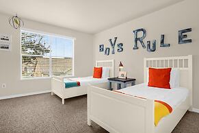 Spacious Home w Garden BBQ and Games at Golf Club