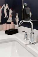 Modern ATX Mansion 6th Street 3 min Scooter