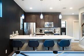 Upstay - East Austin Home w Yard Games Fire Pit