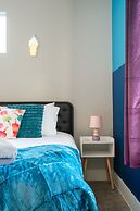 Upstay - East Austin Home w Yard Games Fire Pit