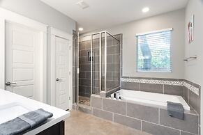 Upstay - East Austin Home w Yard Games Fire Pit