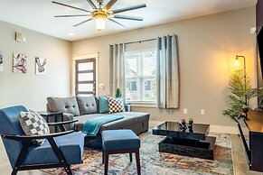 Upstay - East Austin Home w Yard Games Fire Pit