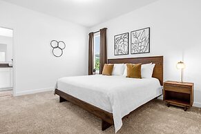 Upstay - Modern Luxury Home w Pool Spa Resort