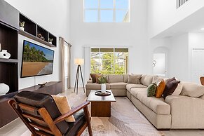 Upstay - Modern Luxury Home w Pool Spa Resort