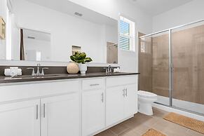 Upstay - Modern Luxury Home w Pool Spa Resort