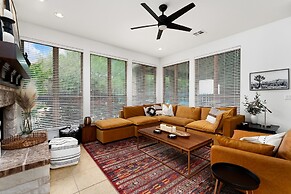 Upstay - Spacious Home w Pool-hot Tub-office-yard