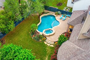 Upstay - Spacious Home w Pool-hot Tub-office-yard