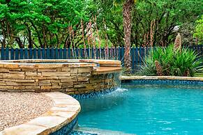 Upstay - Spacious Home w Pool-hot Tub-office-yard
