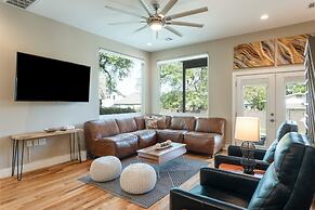 Upstay - Newly Built Modern Home w Private Pool