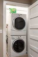 Upstay - Newly Built Modern Home w Private Pool