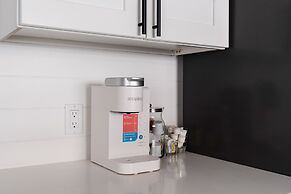 Upstay - Multiple Patio Decks Fenced-in Yard BBQ