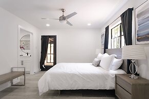 Upstay - Multiple Patio Decks Fenced-in Yard BBQ