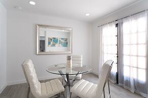 Upstay - Multiple Patio Decks Fenced-in Yard BBQ