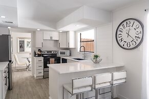 Upstay - Multiple Patio Decks Fenced-in Yard BBQ