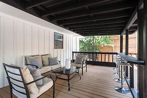 Upstay - Multiple Patio Decks Fenced-in Yard BBQ