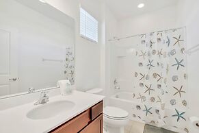 Waterfront Family Mansion w Pool BBQ Games Room