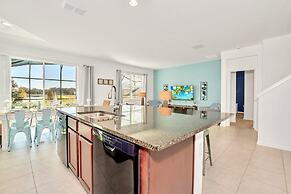 Waterfront Family Mansion w Pool BBQ Games Room