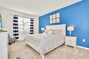 Waterfront Family Mansion w Pool BBQ Games Room