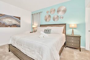 Waterfront Family Mansion w Pool BBQ Games Room