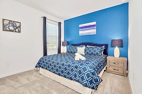 Waterfront Family Mansion w Pool BBQ Games Room