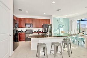 Waterfront Family Mansion w Pool BBQ Games Room