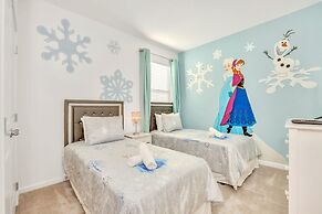 Waterfront Family Mansion w Pool BBQ Games Room