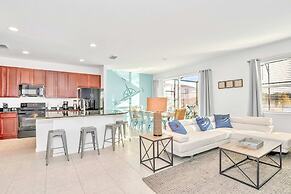 Waterfront Family Mansion w Pool BBQ Games Room