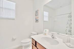 Waterfront Family Mansion w Pool BBQ Games Room