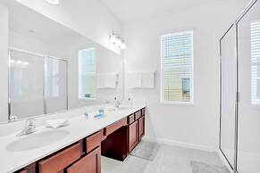 16-guest Lakefront Home w Pool-cinema-games