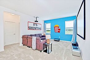 16-guest Lakefront Home w Pool-cinema-games