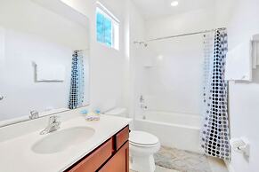 16-guest Lakefront Home w Pool-cinema-games