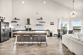 Upstay - Lakeside Getaway - Pool Hot Tub Games