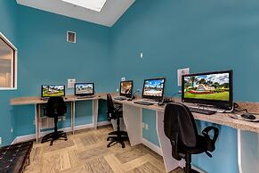 Upstay - Pet-friendly 20guest Home w Pool Hot Tub