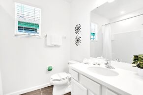 Upstay - 20-guest-all-theme-rooms-pool-spa-theatre