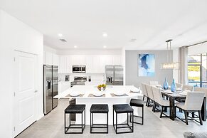 Upstay - 20-guest-all-theme-rooms-pool-spa-theatre