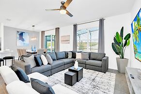 Upstay - 20-guest-all-theme-rooms-pool-spa-theatre