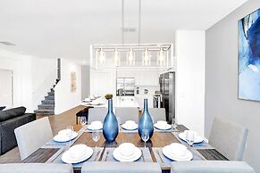 Upstay - 20-guest-all-theme-rooms-pool-spa-theatre