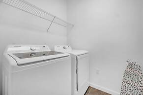 Upstay - 20-guest-all-theme-rooms-pool-spa-theatre